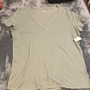 GAP Short Sleeve V-Neck Tee in Sage Green